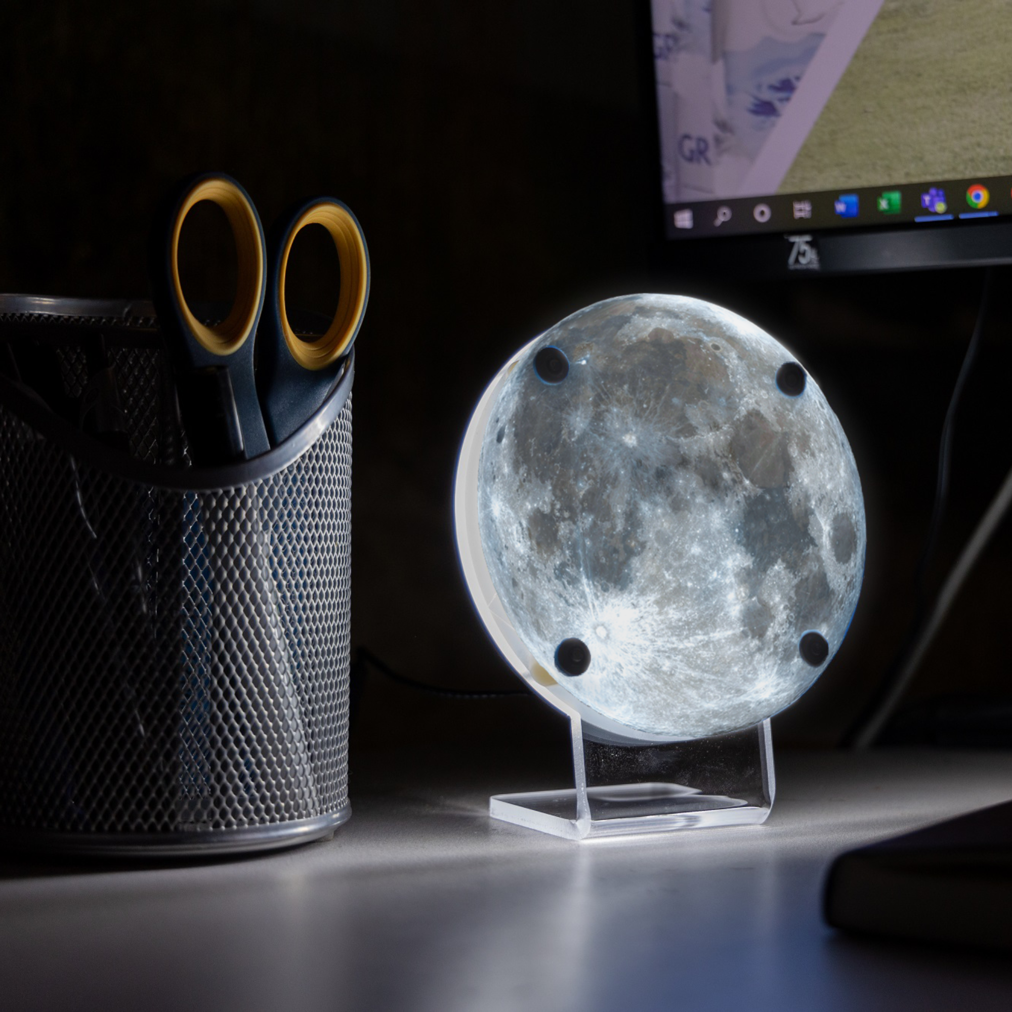 Moon Desk Moon LED Desk Lamp - Outer Space Table Lamp – Wall Played